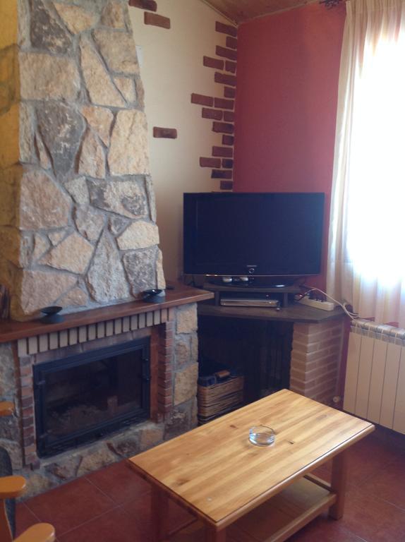 Гостевой дом Casa Rural La Vega De Gredos Сан-Мартин-де-ла-Вега-дель-Альберче Экстерьер фото