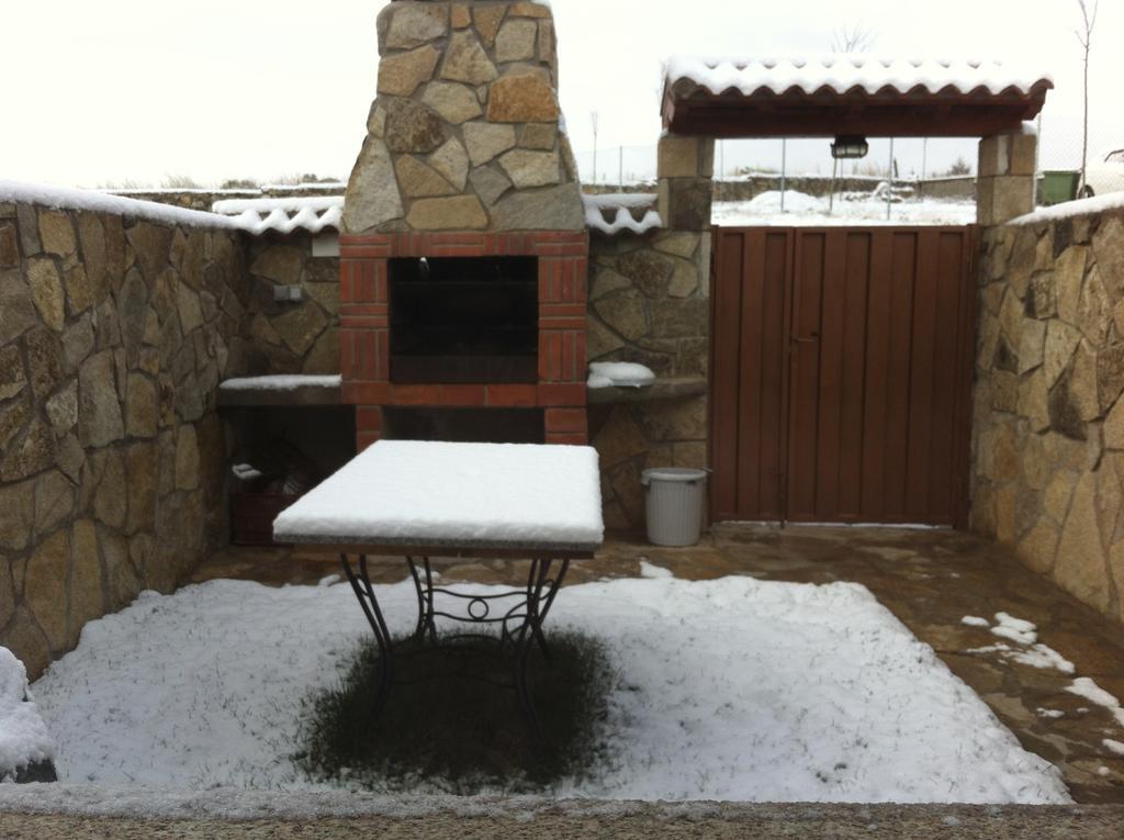 Гостевой дом Casa Rural La Vega De Gredos Сан-Мартин-де-ла-Вега-дель-Альберче Экстерьер фото